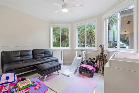 7225 Gleneagle Drive Miami Lakes FL 33014