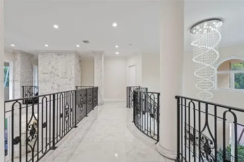 7225 Gleneagle Drive Miami Lakes FL 33014