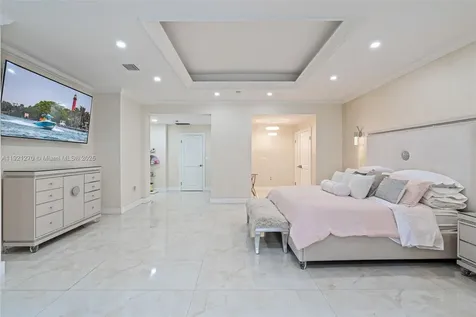 7225 Gleneagle Drive Miami Lakes FL 33014