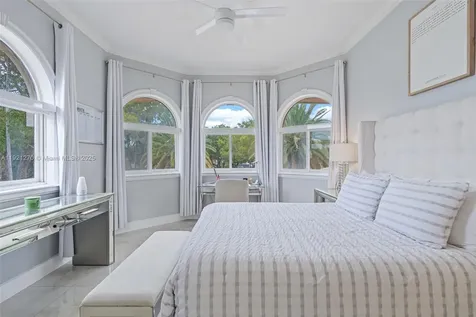 7225 Gleneagle Drive Miami Lakes FL 33014