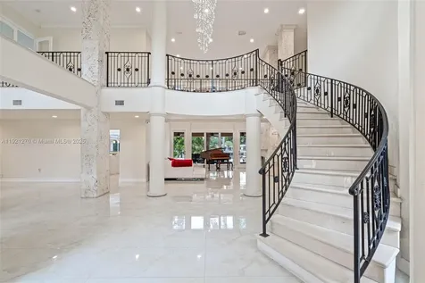 7225 Gleneagle Drive Miami Lakes FL 33014