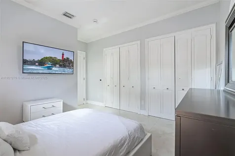 7225 Gleneagle Drive Miami Lakes FL 33014