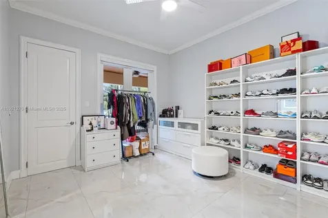 7225 Gleneagle Drive Miami Lakes FL 33014