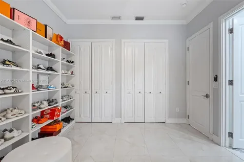 7225 Gleneagle Drive Miami Lakes FL 33014