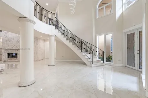 7225 Gleneagle Drive Miami Lakes FL 33014
