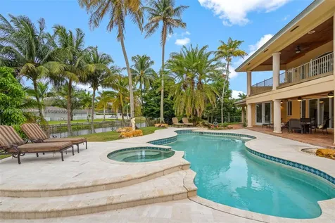 7225 Gleneagle Drive Miami Lakes FL 33014