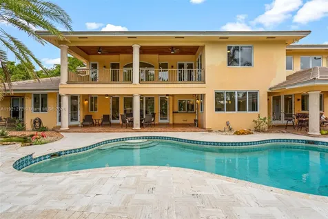 7225 Gleneagle Drive Miami Lakes FL 33014