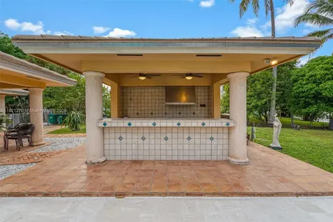 7225 Gleneagle Drive Miami Lakes FL 33014