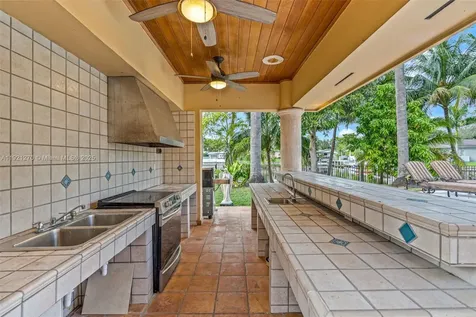 7225 Gleneagle Drive Miami Lakes FL 33014