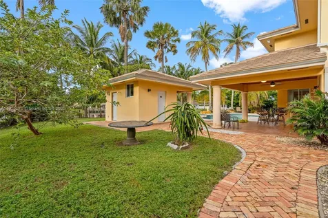 7225 Gleneagle Drive Miami Lakes FL 33014