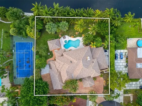 7225 Gleneagle Drive Miami Lakes FL 33014