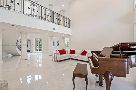 7225 Gleneagle Drive Miami Lakes FL 33014