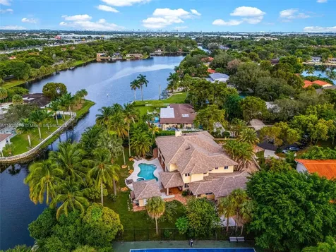 7225 Gleneagle Drive Miami Lakes FL 33014