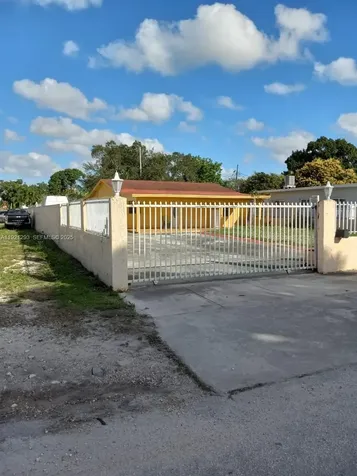 3041 NW 95th Terrace Miami FL 33147