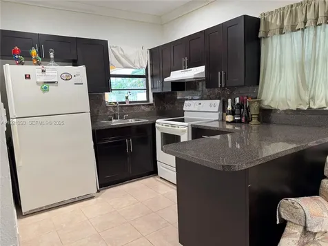 3041 NW 95th Terrace Miami FL 33147