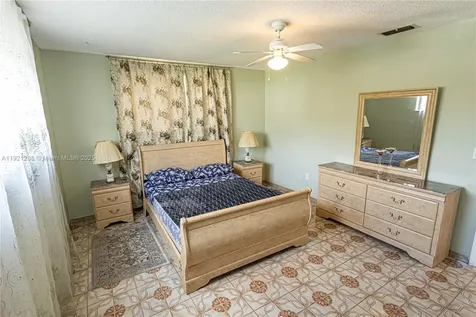 16790 NE 14th Avenue Miami FL 33162