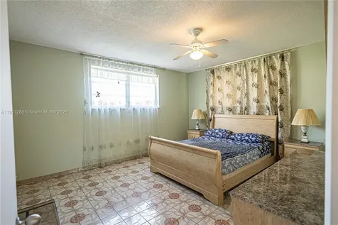 16790 NE 14th Avenue Miami FL 33162