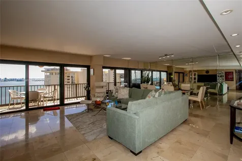 1800 NE 114th Street Miami FL 33181