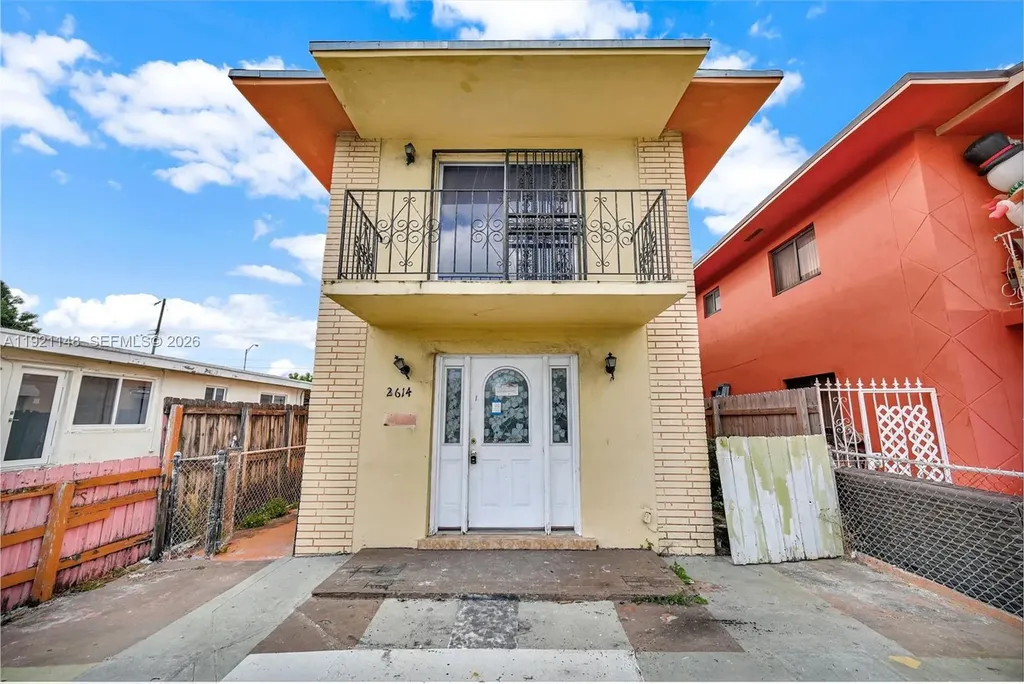 2614 W 8th Court Hialeah FL 33010