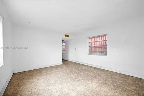 2614 W 8th Court Hialeah FL 33010