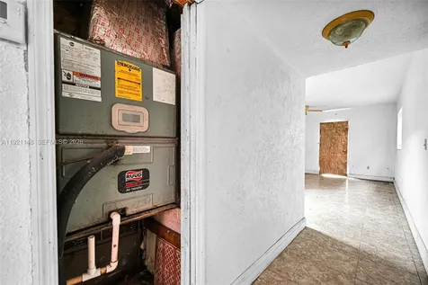 2614 W 8th Court Hialeah FL 33010