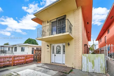 2614 W 8th Court Hialeah FL 33010