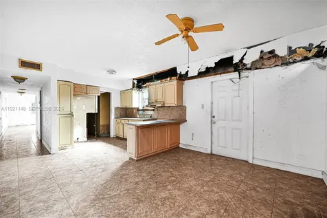 2614 W 8th Court Hialeah FL 33010
