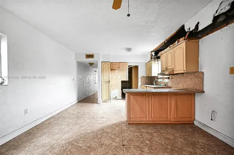 2614 W 8th Court Hialeah FL 33010