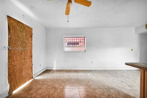 2614 W 8th Court Hialeah FL 33010