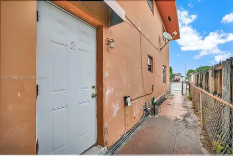 2614 W 8th Court Hialeah FL 33010