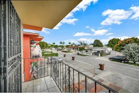 2614 W 8th Court Hialeah FL 33010