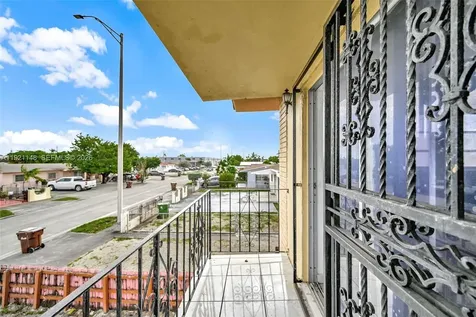 2614 W 8th Court Hialeah FL 33010