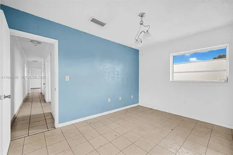 2614 W 8th Court Hialeah FL 33010