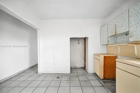 2614 W 8th Court Hialeah FL 33010