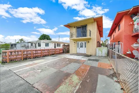 2614 W 8th Court Hialeah FL 33010