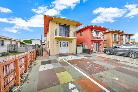 2614 W 8th Court Hialeah FL 33010