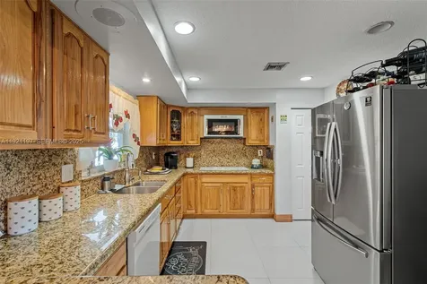 7004 SW 139th Place Miami FL 33183