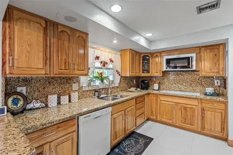 7004 SW 139th Place Miami FL 33183