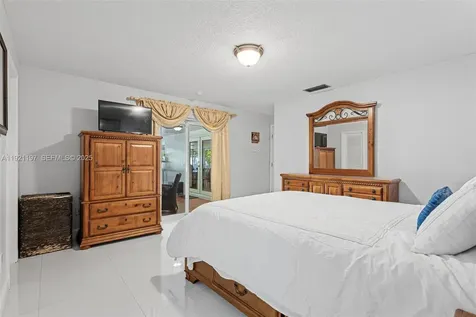 7004 SW 139th Place Miami FL 33183