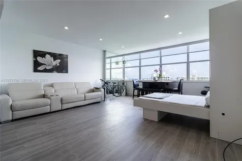 20 E Island Avenue Miami Beach FL 33139