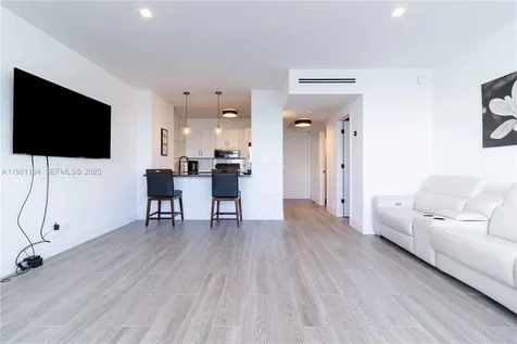 20 E Island Avenue Miami Beach FL 33139