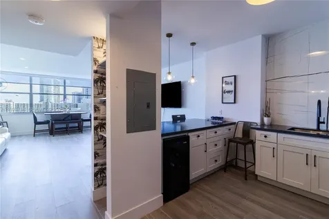 20 E Island Avenue Miami Beach FL 33139
