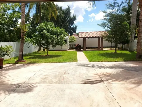 635 SW 64th Court Miami FL 33144