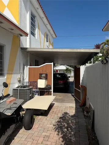 990 SW 9th Street Miami FL 33130
