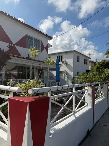 990 SW 9th Street Miami FL 33130