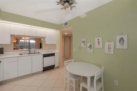 950 SW 138th Avenue Pembroke Pines FL 33027