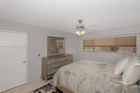 950 SW 138th Avenue Pembroke Pines FL 33027