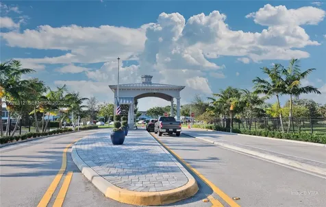2029 Farnham O Deerfield Beach FL 33442