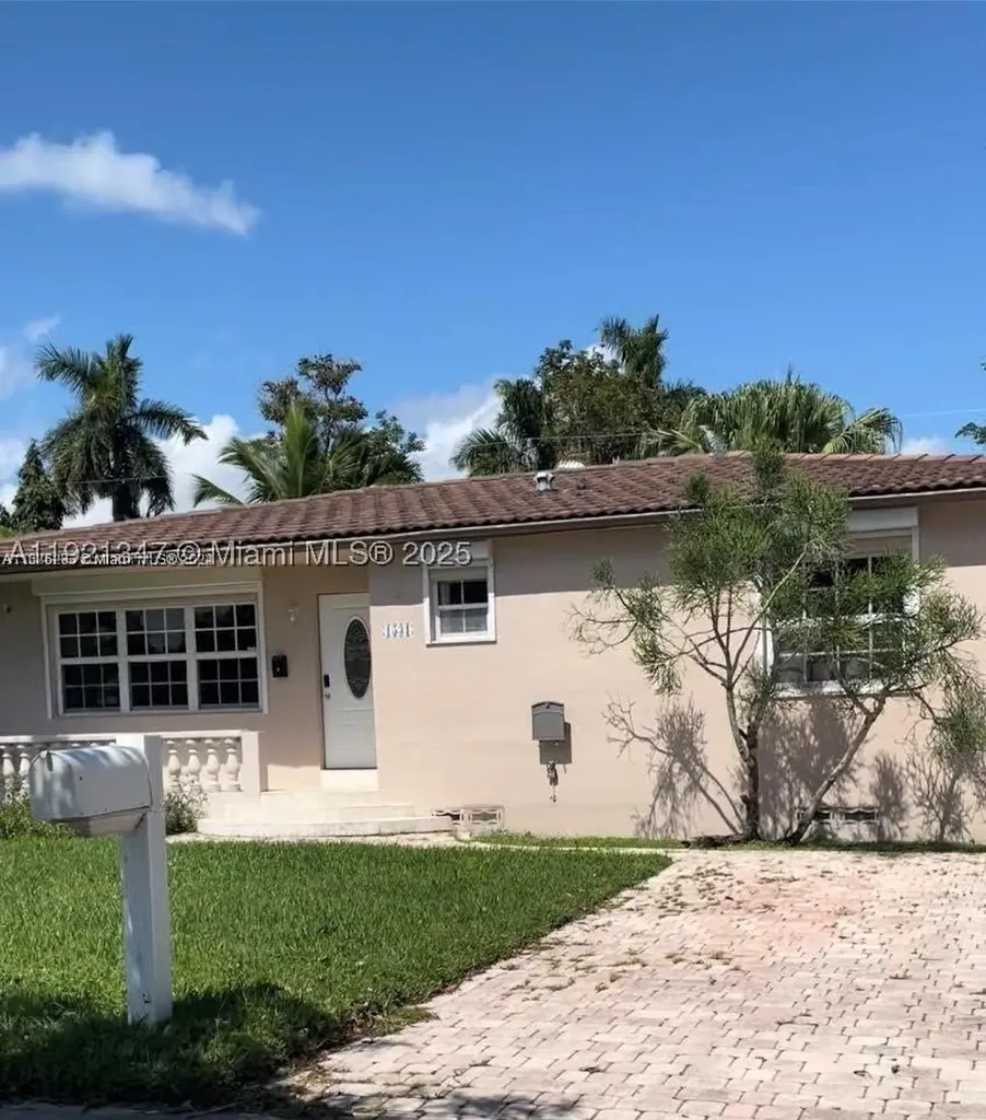1531 Moffett St (AVAILABLE Now) Hollywood FL 33020