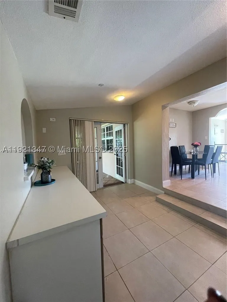 1531 Moffett St (AVAILABLE Now) Hollywood FL 33020